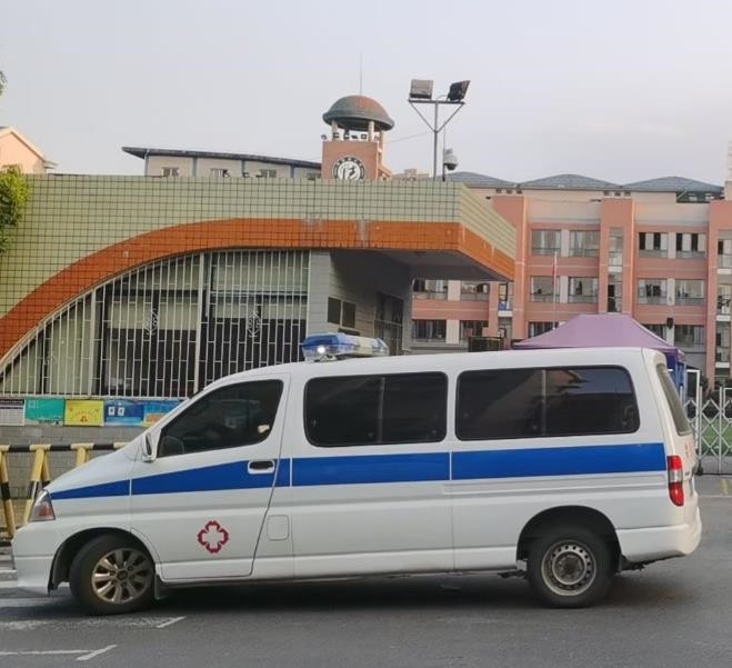 北大镇救护车出租护送骨折病人一公里多少钱